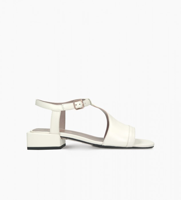 Białe sandały damskie
