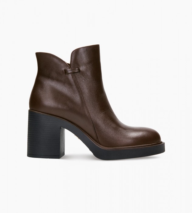 Brązowe botki damskie