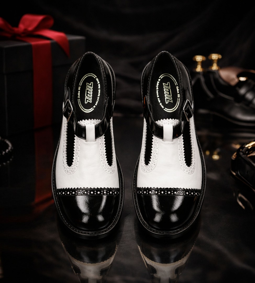 Biało czarne półbuty damskie