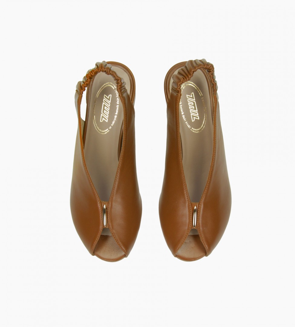 Brązowe czółenka damskie