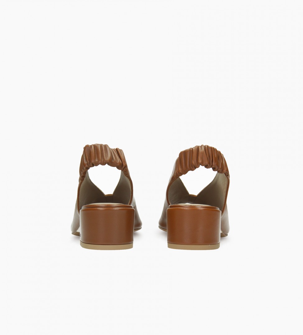 Brązowe czółenka damskie