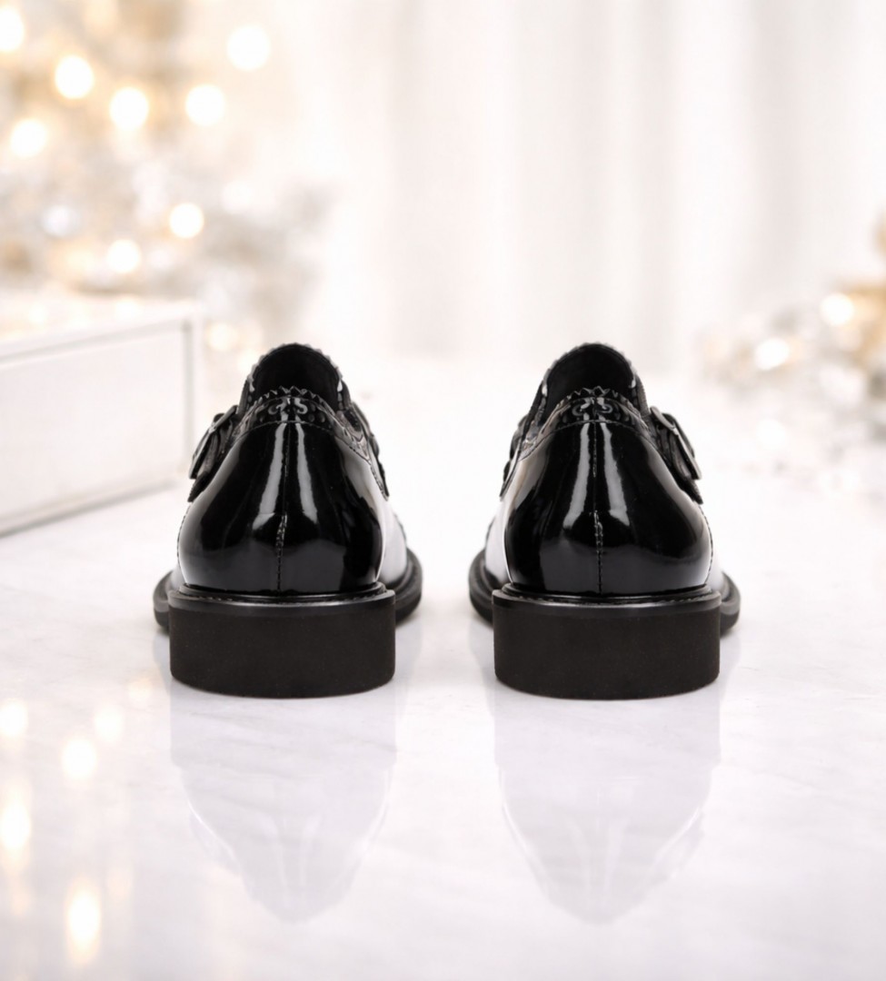 Biało czarne półbuty damskie