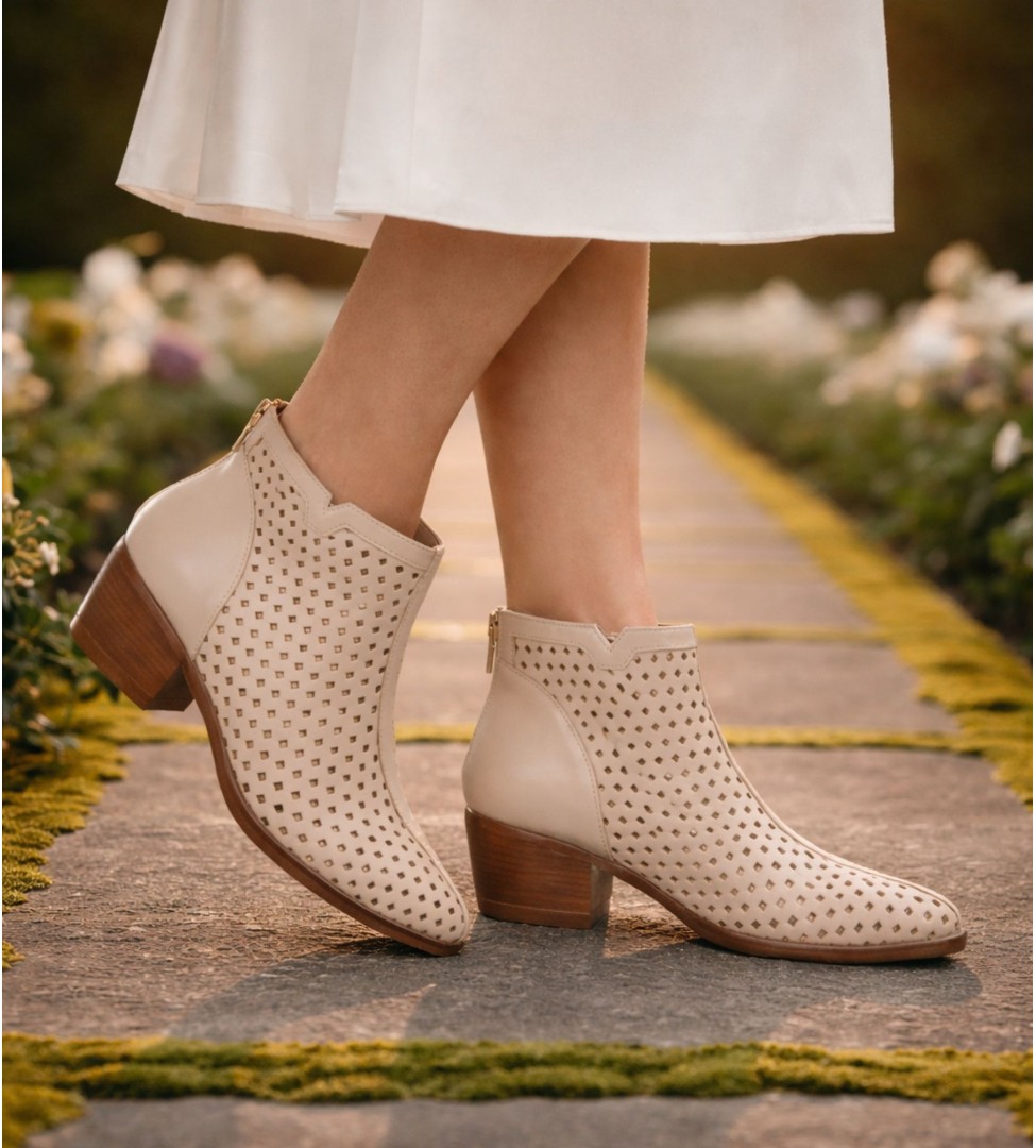 Beżowe botki damskie