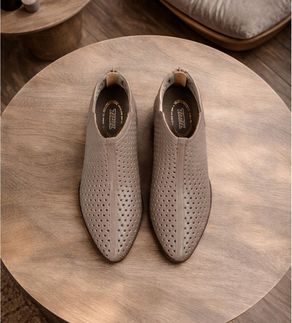 Beżowe botki damskie