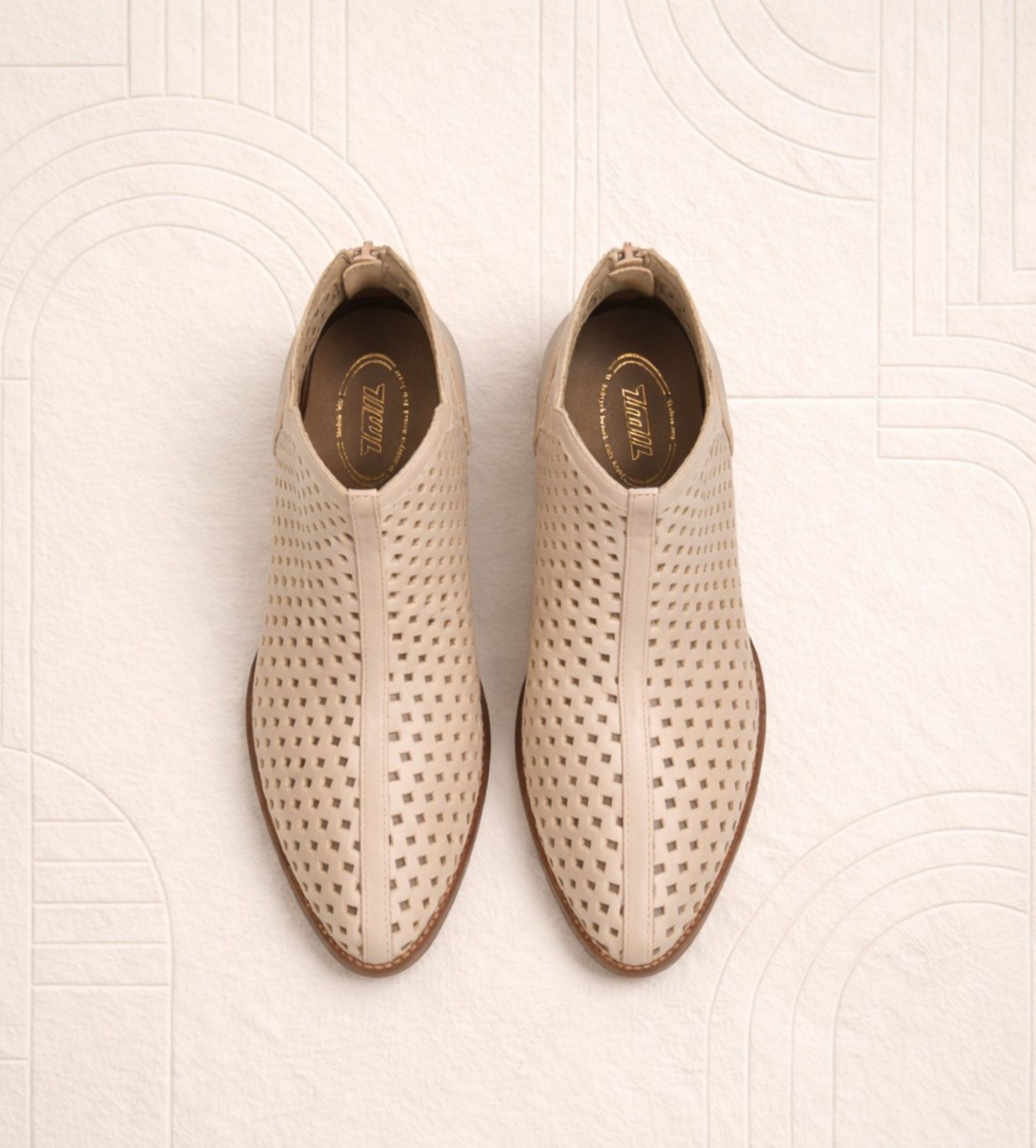 Beżowe botki damskie