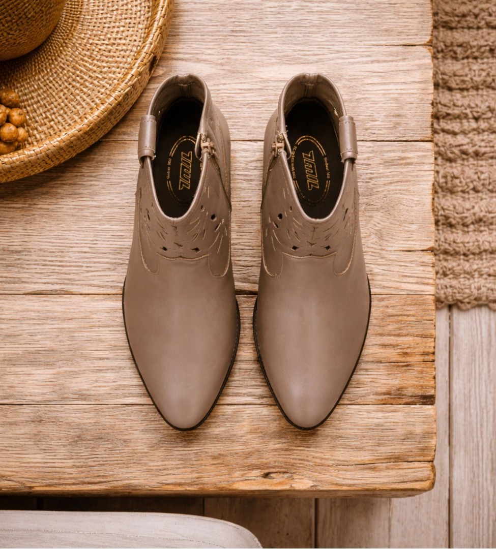 Beżowe botki damskie