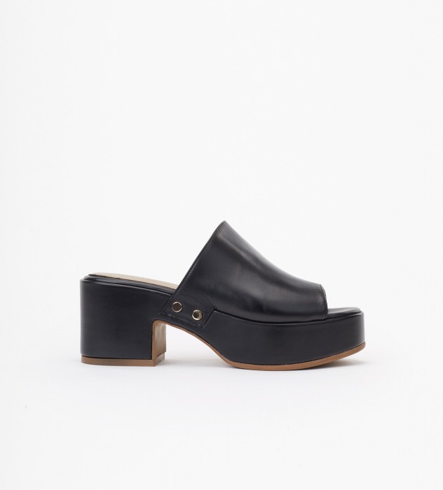 Czarne klapki damskie