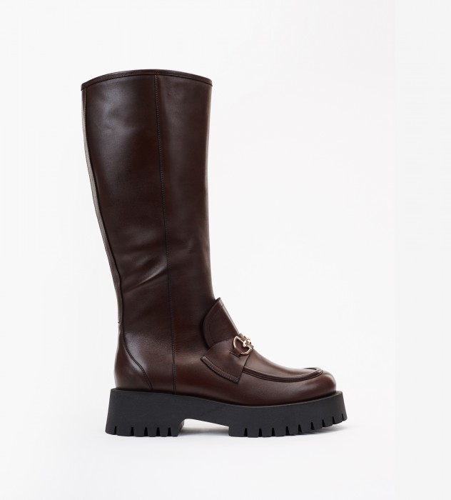 Brązowe kozaki damskie