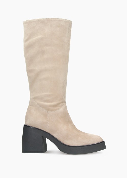 Beżowe kozaki damskie