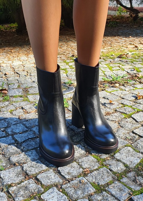 Czarne botki damskie