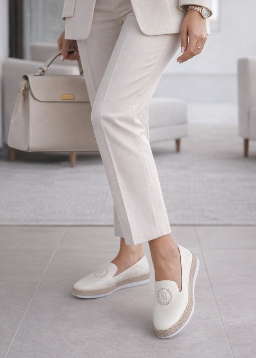Białe baleriny damskie