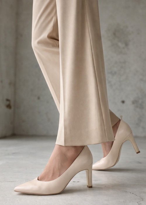 Beżowe czółenka damskie