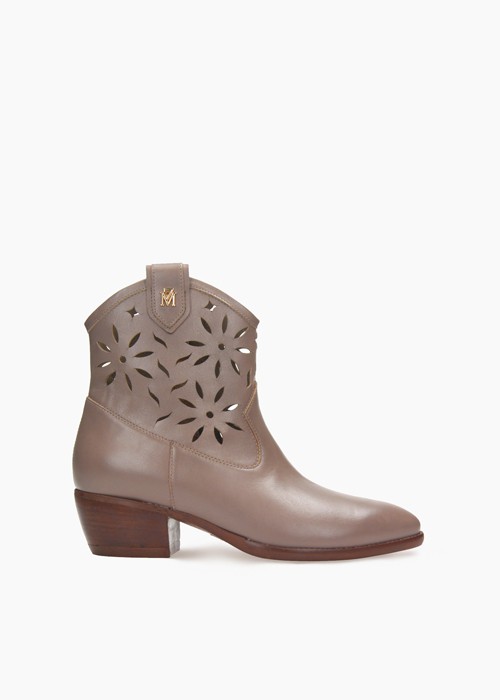 Beżowe botki damskie